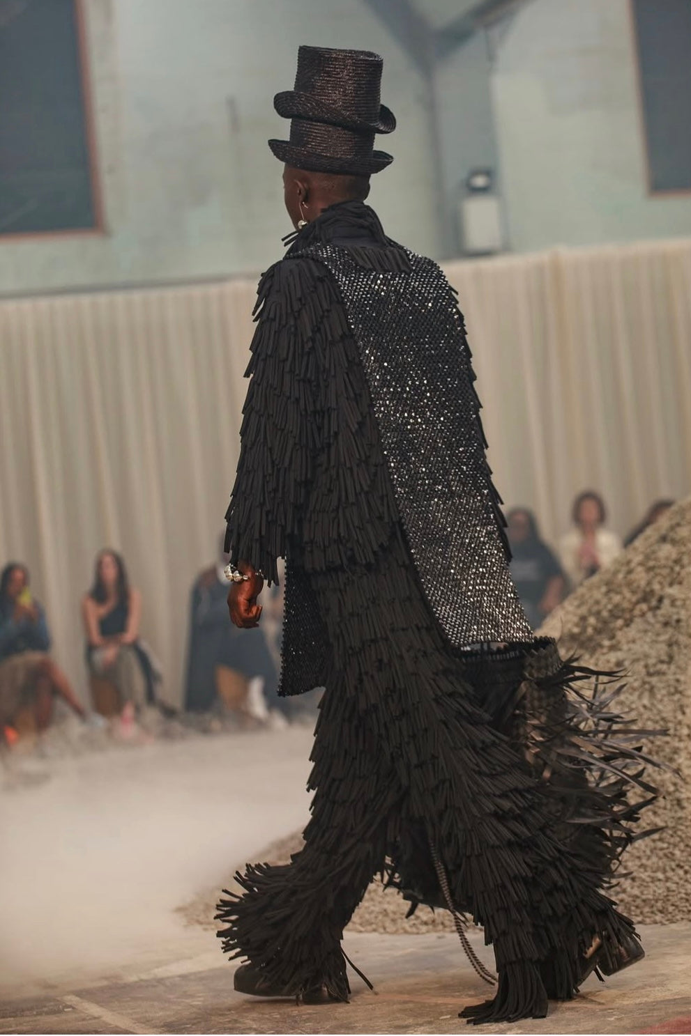 BLACK TROUSER WITH T-SHIRT RUFFLE