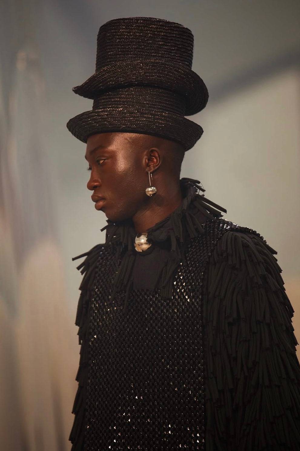 BLACK SHIRT WITH T-SHIRT RUFFLE