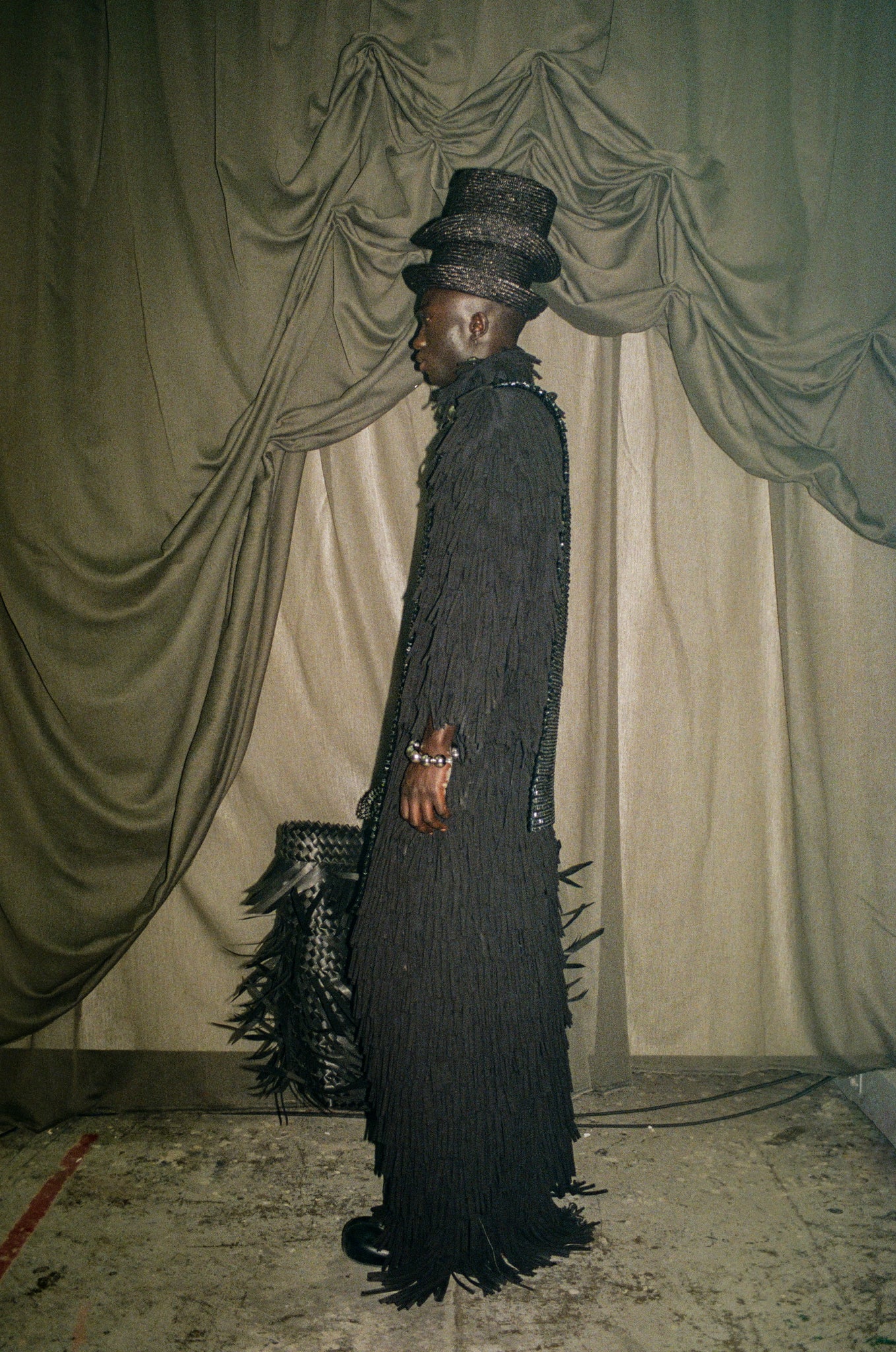 BLACK TROUSER WITH T-SHIRT RUFFLE