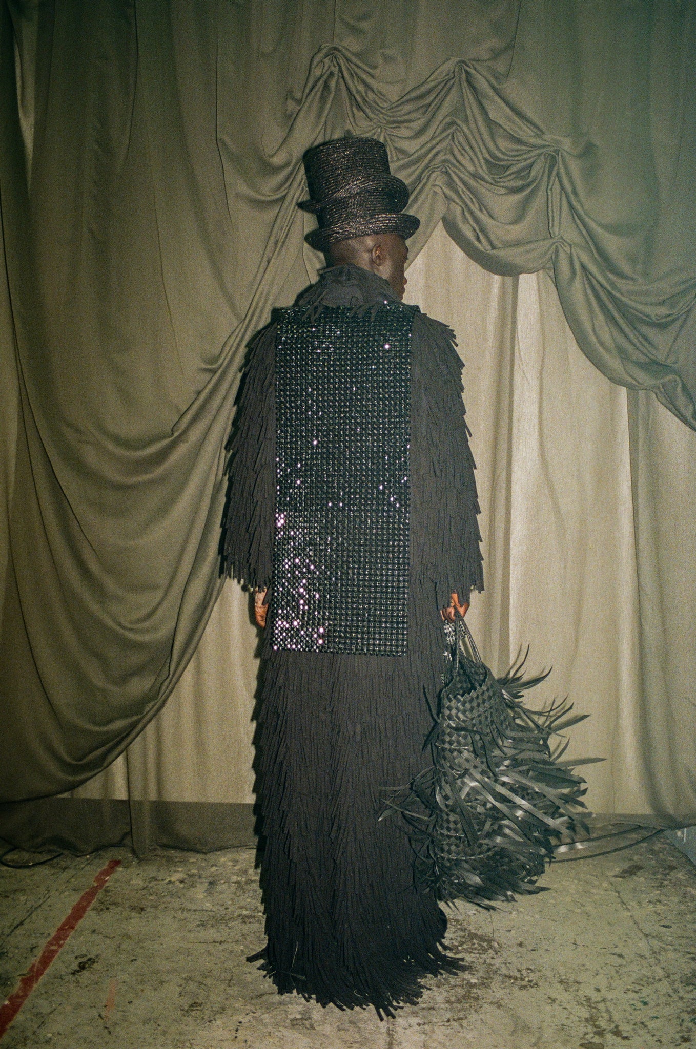 BLACK TROUSER WITH T-SHIRT RUFFLE